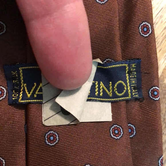 Vtg VALENTINO Classic Luxe Necktie Designer Italy Made 100% SILK Classic Career - Picture 16 of 16